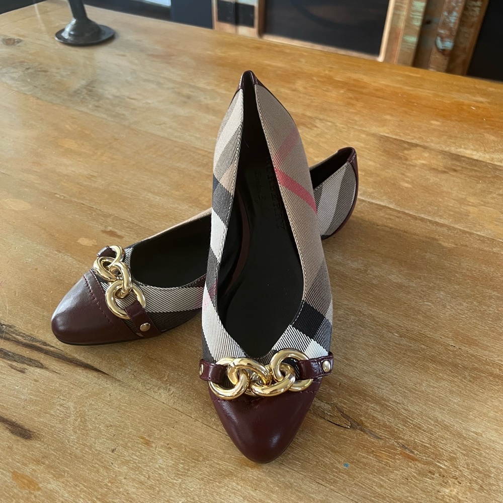 Burberry Shipley Maroon Flat, Size 6.5